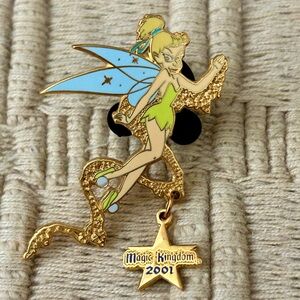 DISNEY 2001 Tinker Bell Magic Kingdom Dangling Star Pin